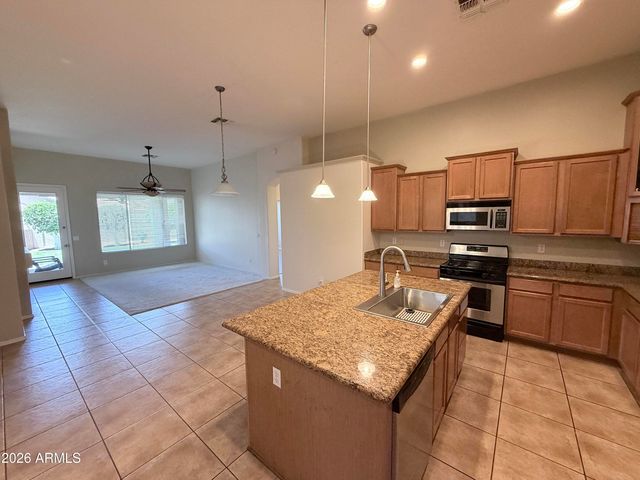7310 E Mallory Circle, Mesa, AZ 85207