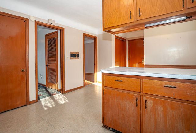 971 Canterbury Road, Grosse Pointe Woods, MI 48236