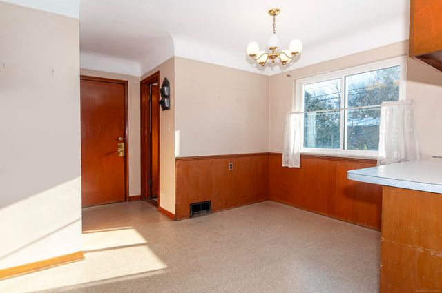 971 Canterbury Road, Grosse Pointe Woods, MI 48236