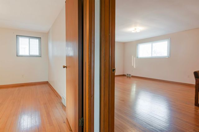 971 Canterbury Road, Grosse Pointe Woods, MI 48236