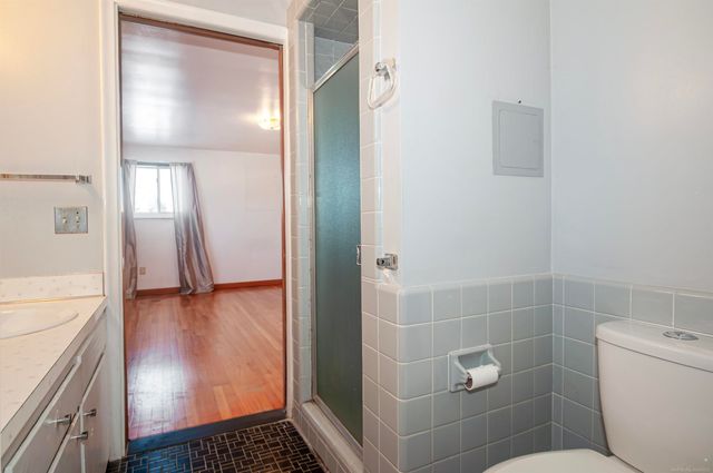 971 Canterbury Road, Grosse Pointe Woods, MI 48236