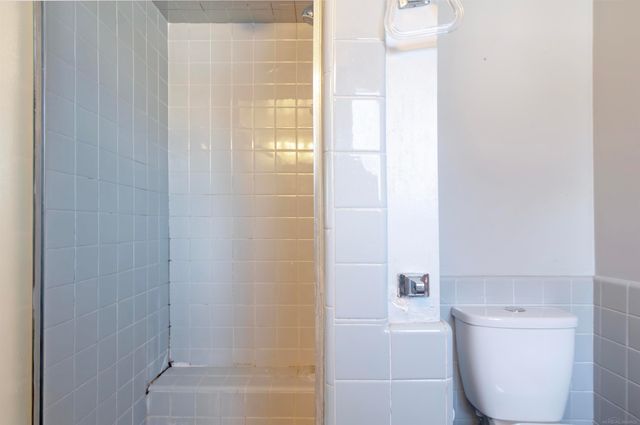 971 Canterbury Road, Grosse Pointe Woods, MI 48236