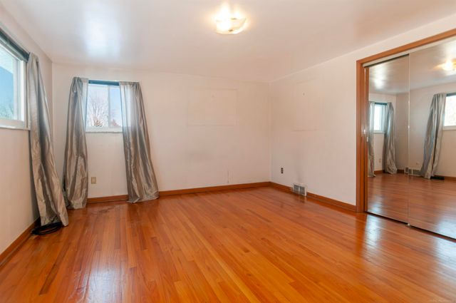 971 Canterbury Road, Grosse Pointe Woods, MI 48236