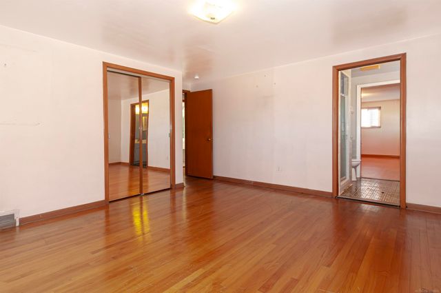 971 Canterbury Road, Grosse Pointe Woods, MI 48236