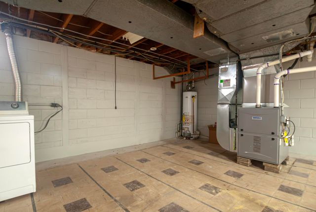 971 Canterbury Road, Grosse Pointe Woods, MI 48236