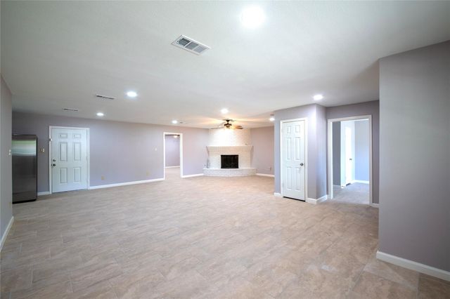 1011 Twinbrooke Drive, Houston, TX 77088