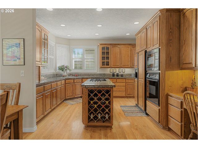 11864 Se HUNTER Dr, Happy Valley, OR 97086