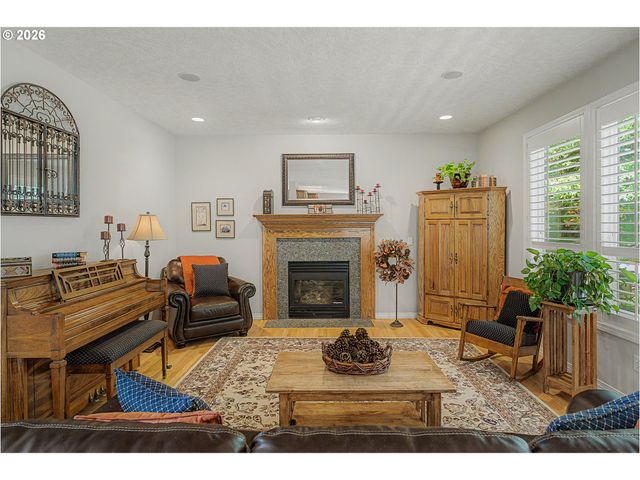 11864 Se HUNTER Dr, Happy Valley, OR 97086