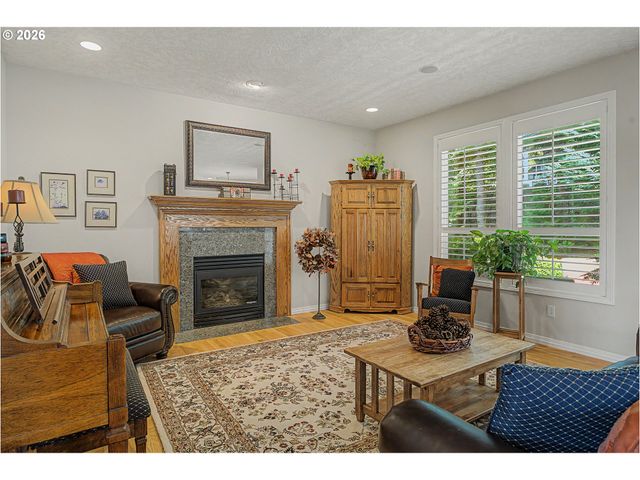 11864 Se HUNTER Dr, Happy Valley, OR 97086