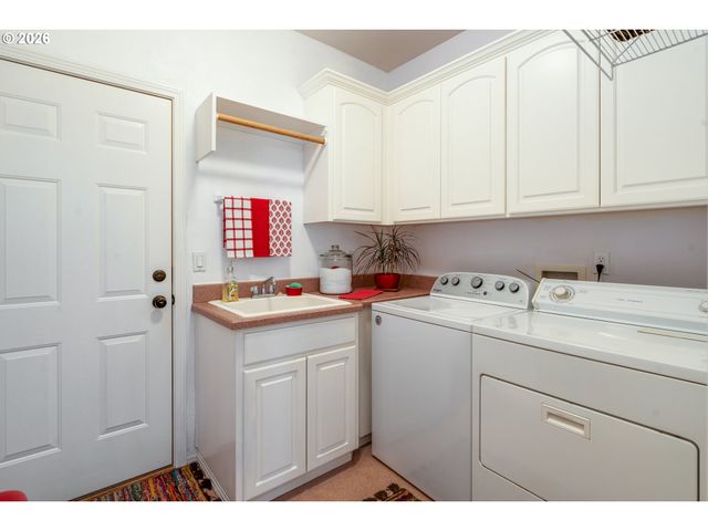 11864 Se HUNTER Dr, Happy Valley, OR 97086