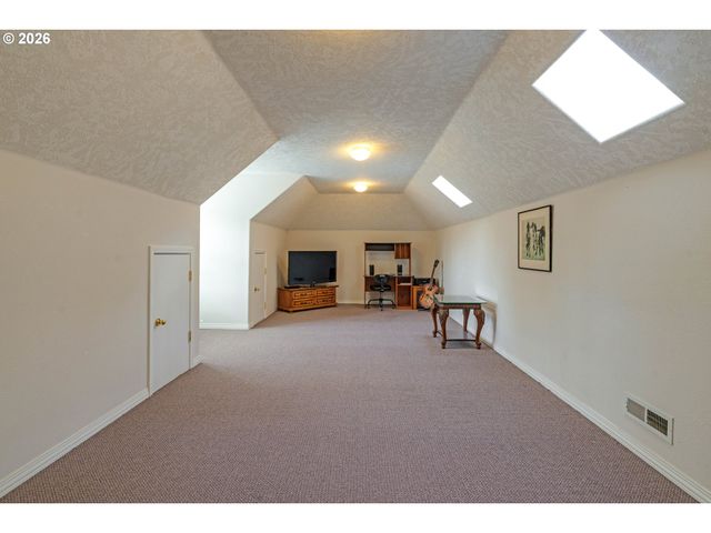 11864 Se HUNTER Dr, Happy Valley, OR 97086