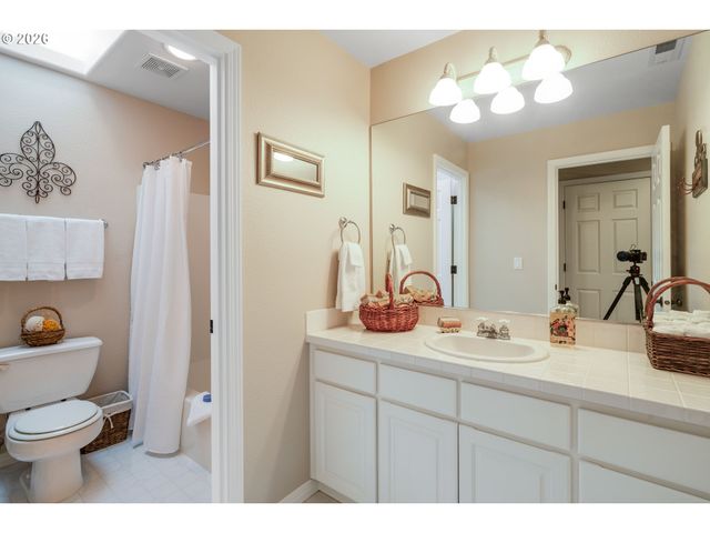 11864 Se HUNTER Dr, Happy Valley, OR 97086