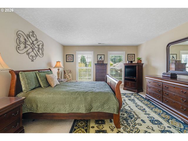 11864 Se HUNTER Dr, Happy Valley, OR 97086