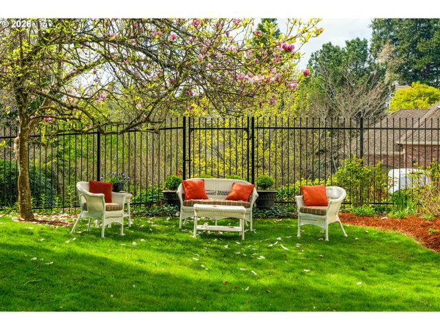 11864 Se HUNTER Dr, Happy Valley, OR 97086