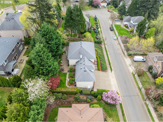 11864 Se HUNTER Dr, Happy Valley, OR 97086