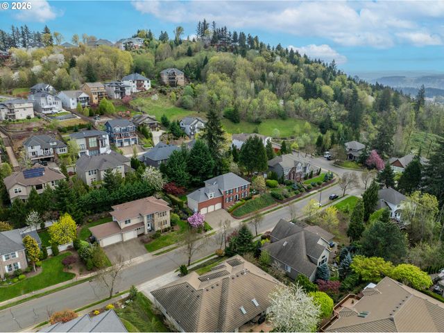 11864 Se HUNTER Dr, Happy Valley, OR 97086