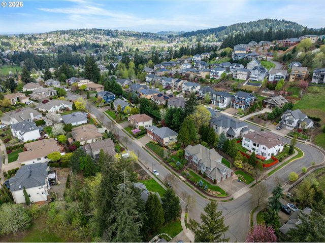 11864 Se HUNTER Dr, Happy Valley, OR 97086