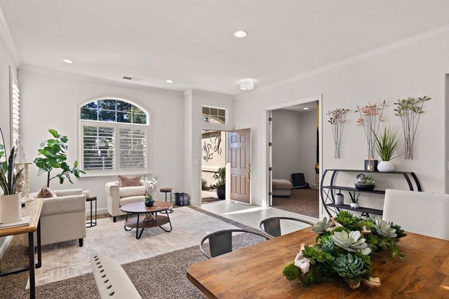 2121 Steinbeck Dr, Modesto, CA 95356