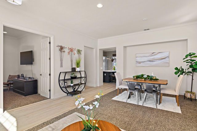 2121 Steinbeck Dr, Modesto, CA 95356