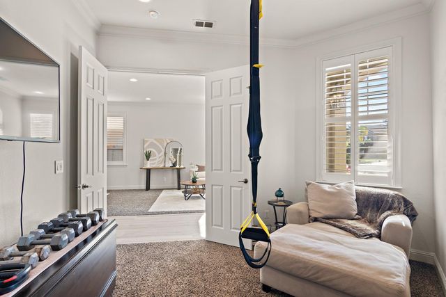 2121 Steinbeck Dr, Modesto, CA 95356