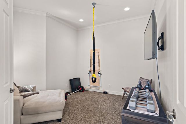 2121 Steinbeck Dr, Modesto, CA 95356