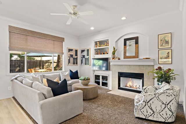 2121 Steinbeck Dr, Modesto, CA 95356