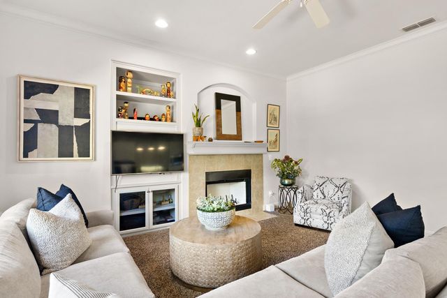 2121 Steinbeck Dr, Modesto, CA 95356