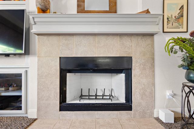 2121 Steinbeck Dr, Modesto, CA 95356