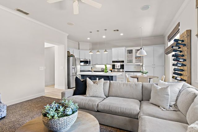 2121 Steinbeck Dr, Modesto, CA 95356