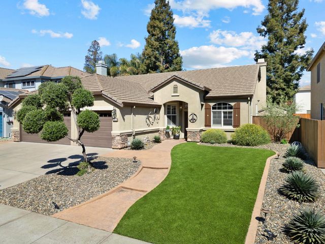 2121 Steinbeck Dr, Modesto, CA 95356