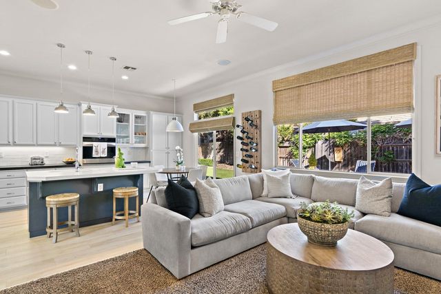 2121 Steinbeck Dr, Modesto, CA 95356