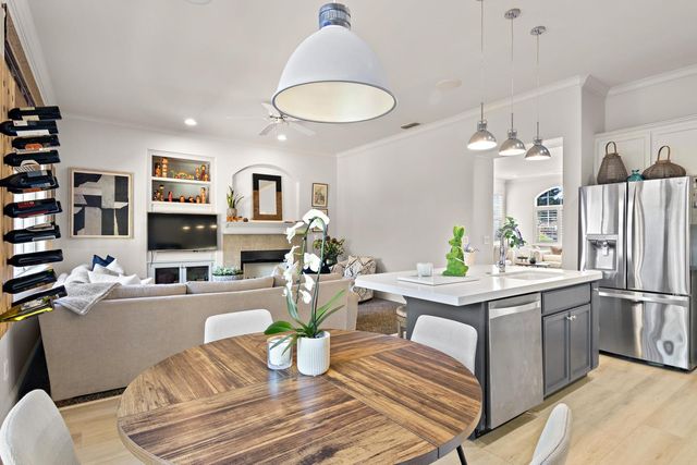 2121 Steinbeck Dr, Modesto, CA 95356