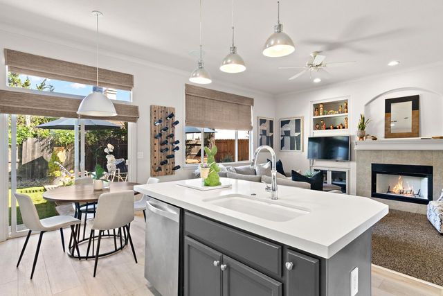 2121 Steinbeck Dr, Modesto, CA 95356