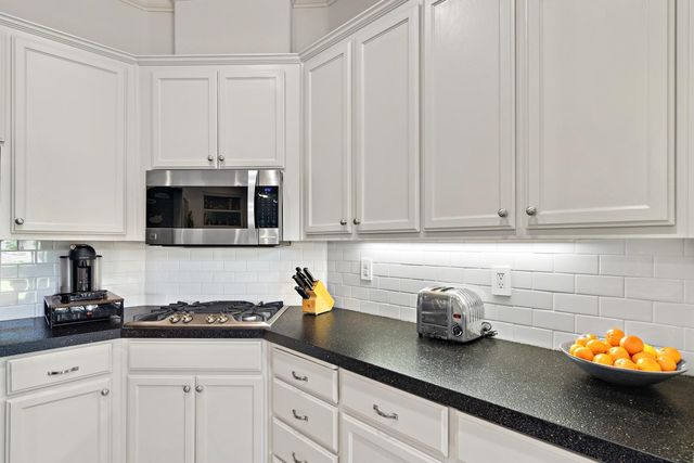 2121 Steinbeck Dr, Modesto, CA 95356