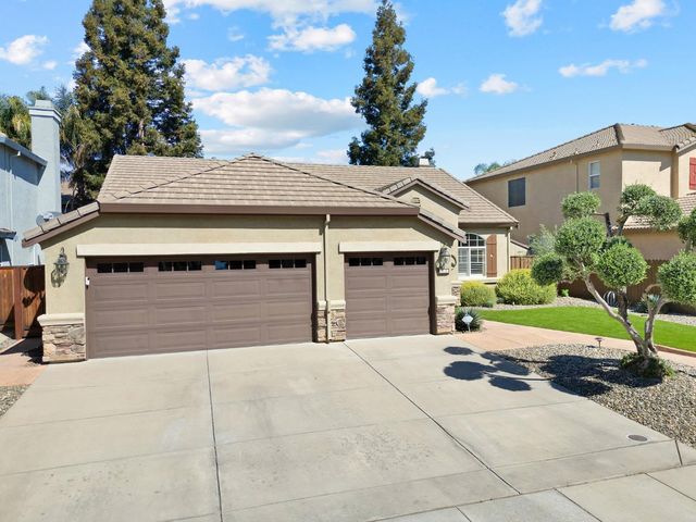 2121 Steinbeck Dr, Modesto, CA 95356