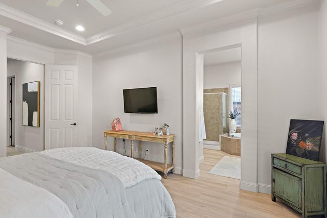 2121 Steinbeck Dr, Modesto, CA 95356