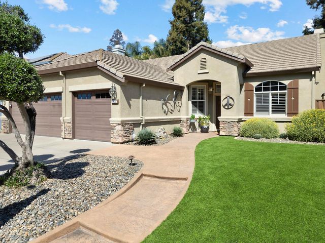 2121 Steinbeck Dr, Modesto, CA 95356