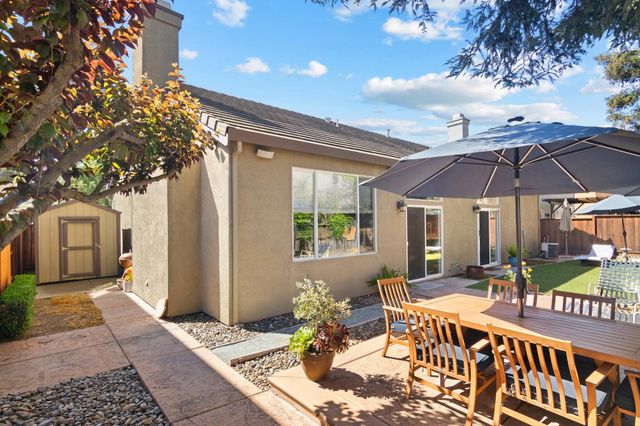 2121 Steinbeck Dr, Modesto, CA 95356