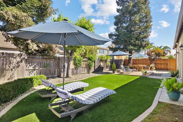 2121 Steinbeck Dr, Modesto, CA 95356