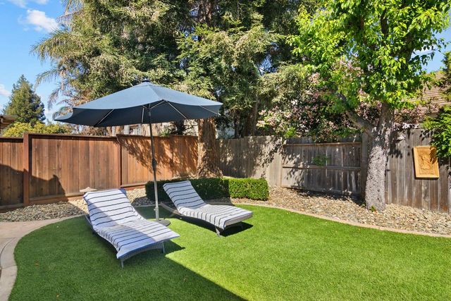 2121 Steinbeck Dr, Modesto, CA 95356