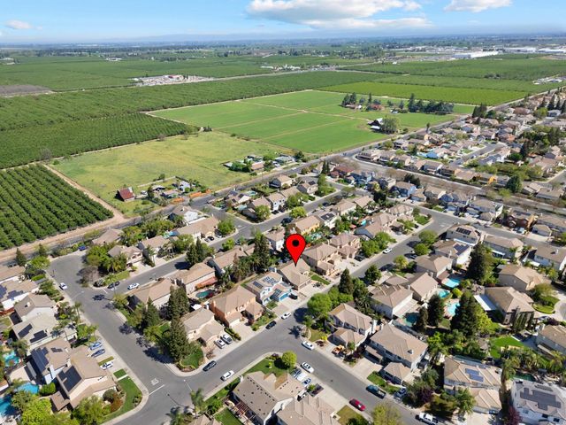 2121 Steinbeck Dr, Modesto, CA 95356