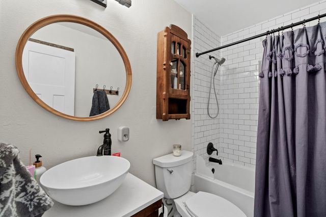 10006 Janet LOOP, Dripping Springs, TX 78620