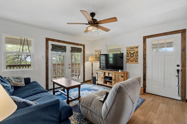 10006 Janet LOOP, Dripping Springs, TX 78620
