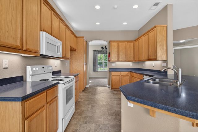 5514 Saxon Way, Riverbank, CA 95367