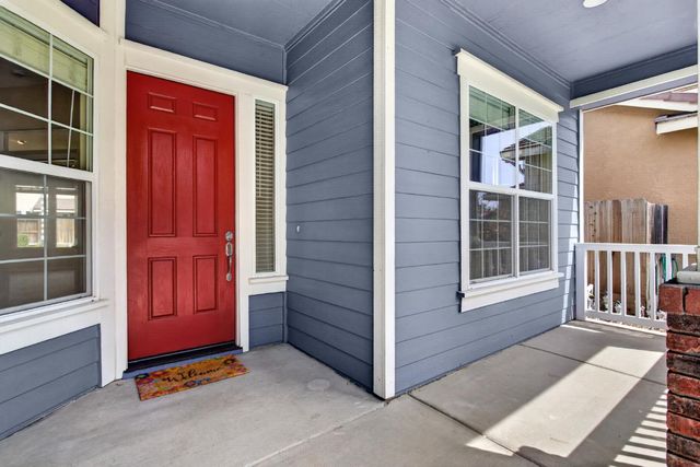5514 Saxon Way, Riverbank, CA 95367
