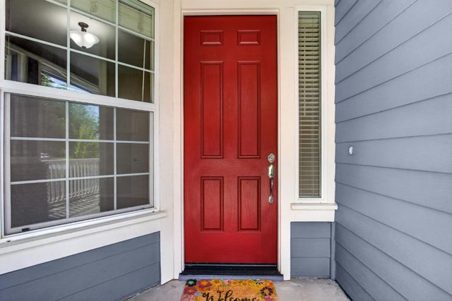 5514 Saxon Way, Riverbank, CA 95367