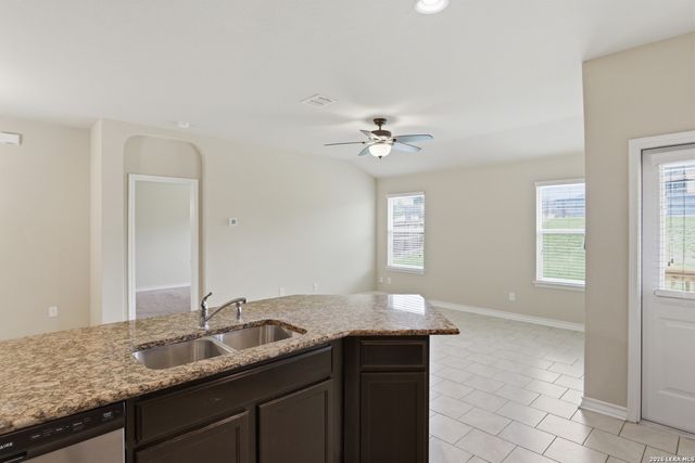 7402 Equinox Cor, San Antonio, TX 78252