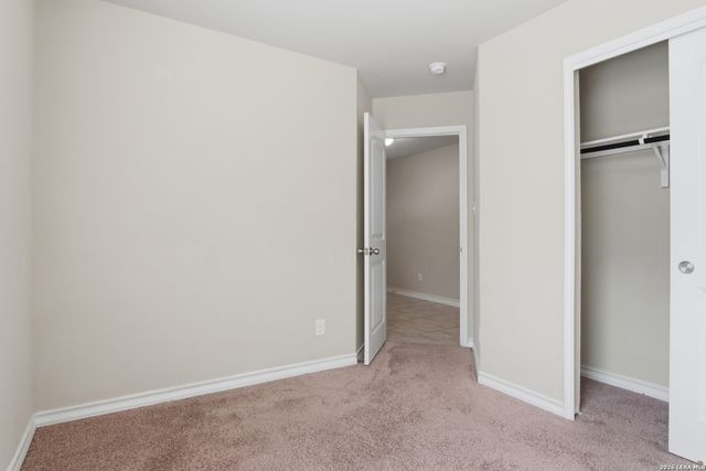 7402 Equinox Cor, San Antonio, TX 78252