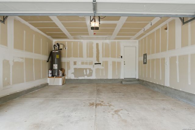 7402 Equinox Cor, San Antonio, TX 78252