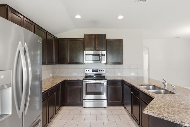 7402 Equinox Cor, San Antonio, TX 78252